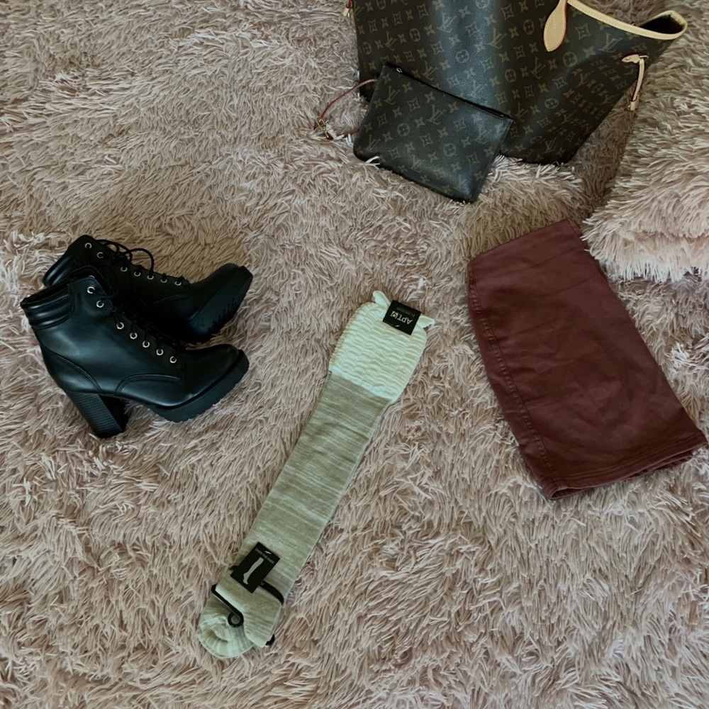 Cream colored knee high ruffle socks!